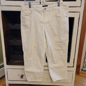 Bandolino white capris